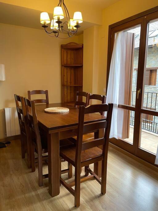Apartamento Duplex En Benasque Anciles Luaran gambar